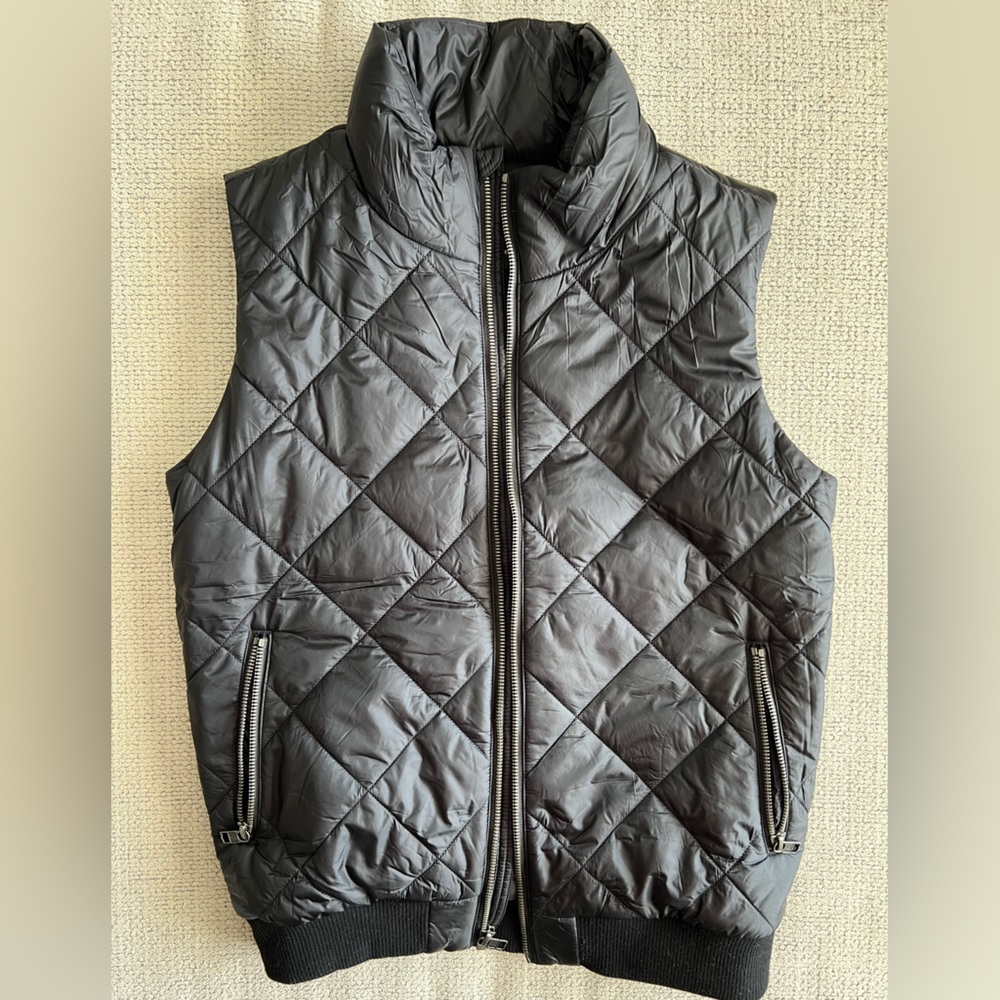 Patagonia Nano Puff Vest, size small. Black
